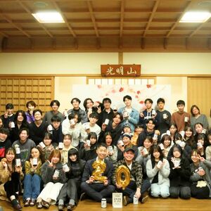 調布市立石原小学校の卒業生が20歳で集まりタイムカプセルを開封した2026年3月の開封式